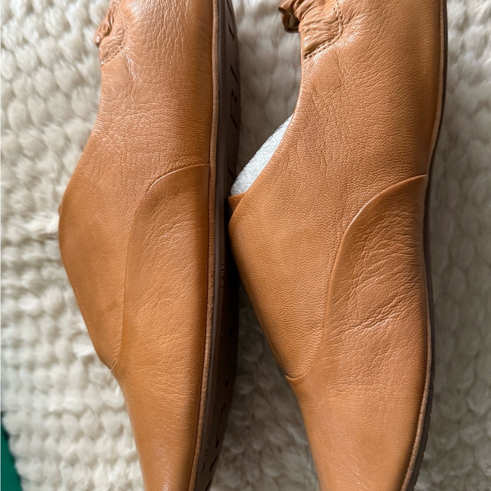 Chocolat Blu Women’s Leather Slip-On Shoes Size 9.5 NWT - Picture 4 of 7